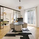 Chic & Spacious 2Bdr - 4P - Av Suffren Tour Eiffel