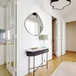 Chic & Spacious 2Bdr - 4P - Av Suffren Tour Eiffel