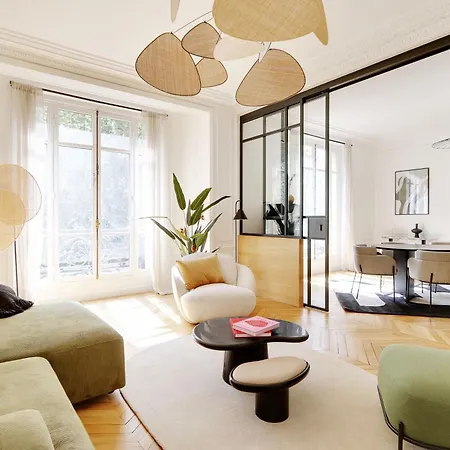 Chic & Spacious 2bdr - 4p - Av Suffren Tour Eiffel Paris